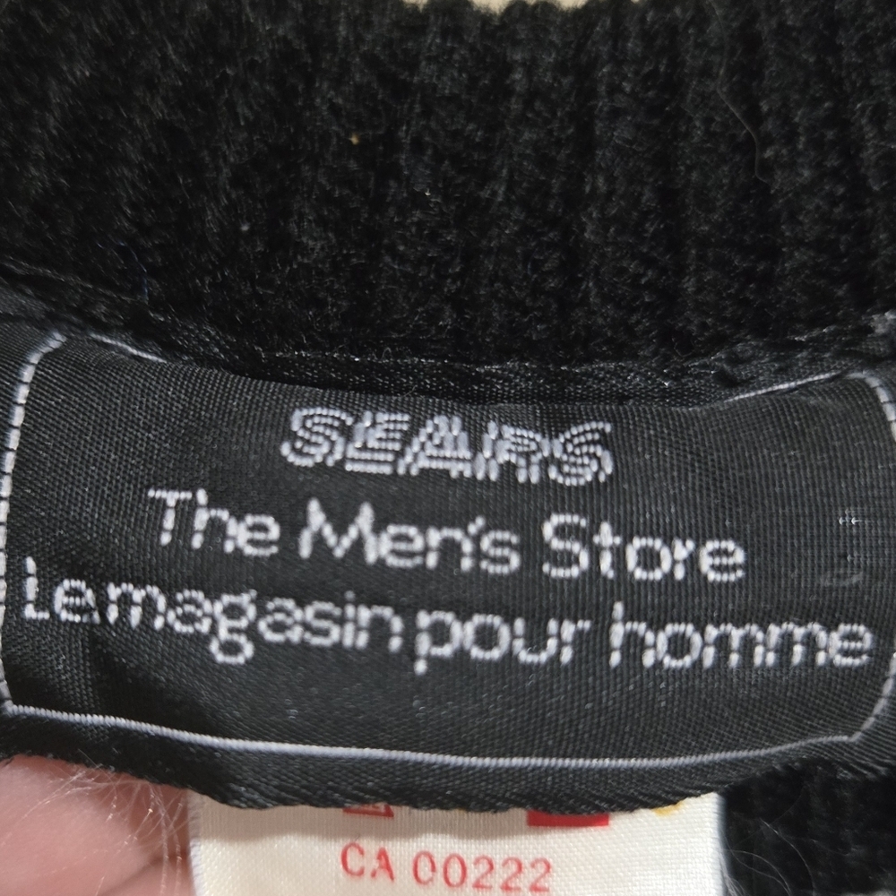 Vintage Sears Men's Size Medium Black and White Reindeer Sweater. - Picture 4 of 6